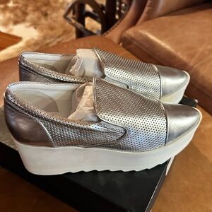 Kendall & Kylie Silver Platform Sneaker Slip-On. Size 9. Never worn.